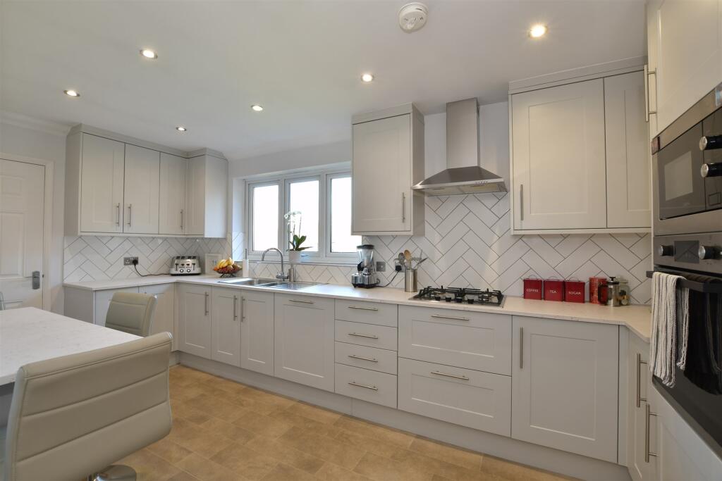 4 bedrooms Bungalow in Essex, United Kingdom No. 4053