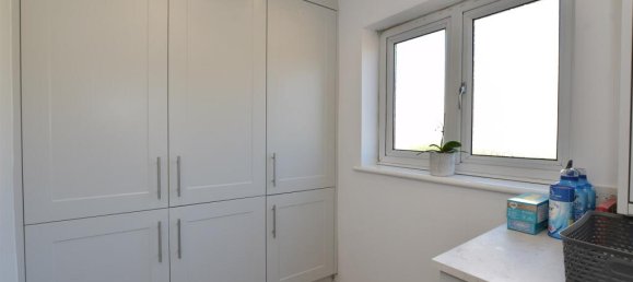 4 bedrooms Bungalow in Essex, United Kingdom No. 4053 5