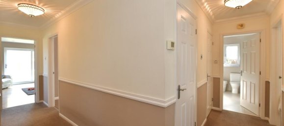 4 bedrooms Bungalow in Essex, United Kingdom No. 4053 7