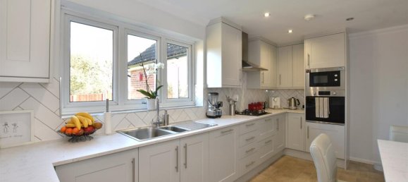 4 bedrooms Bungalow in Essex, United Kingdom No. 4053 4