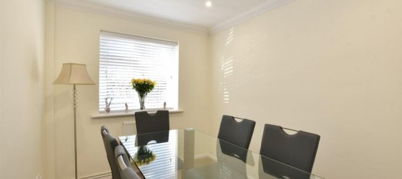 4 bedrooms Bungalow in Essex, United Kingdom No. 4053 12