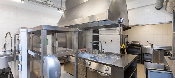 Gewerbliche Immobilie in Matosinhos, Portugal 177m², Nr. 81880 13