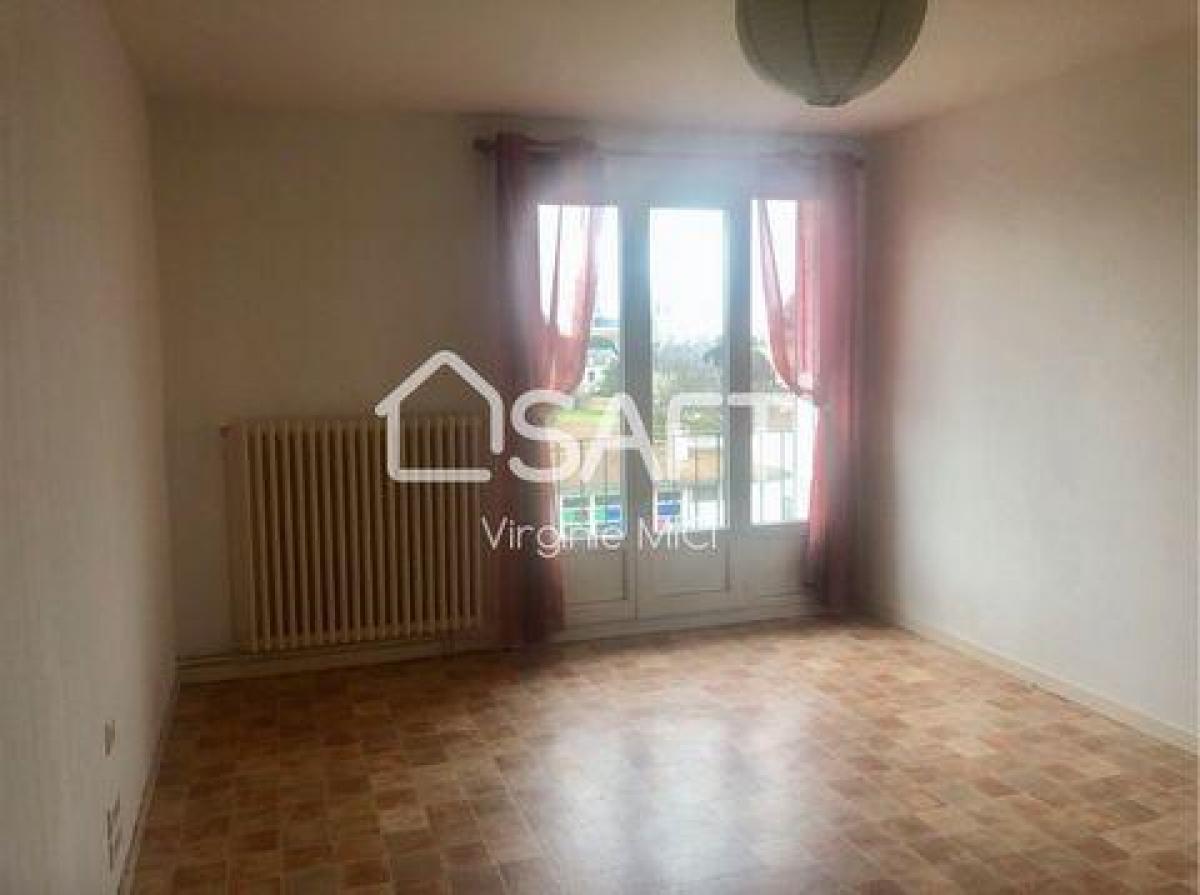 Studio in Parthenay, France No. 36244