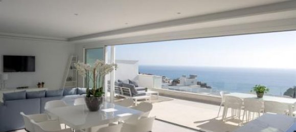 Дуплекс с 2 спальнями в Бенальмадена, Испания № 130299 4