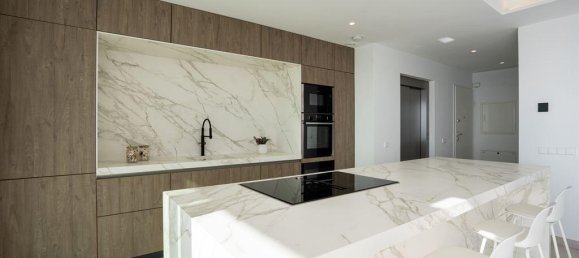 Дуплекс с 2 спальнями в Бенальмадена, Испания № 130299 7