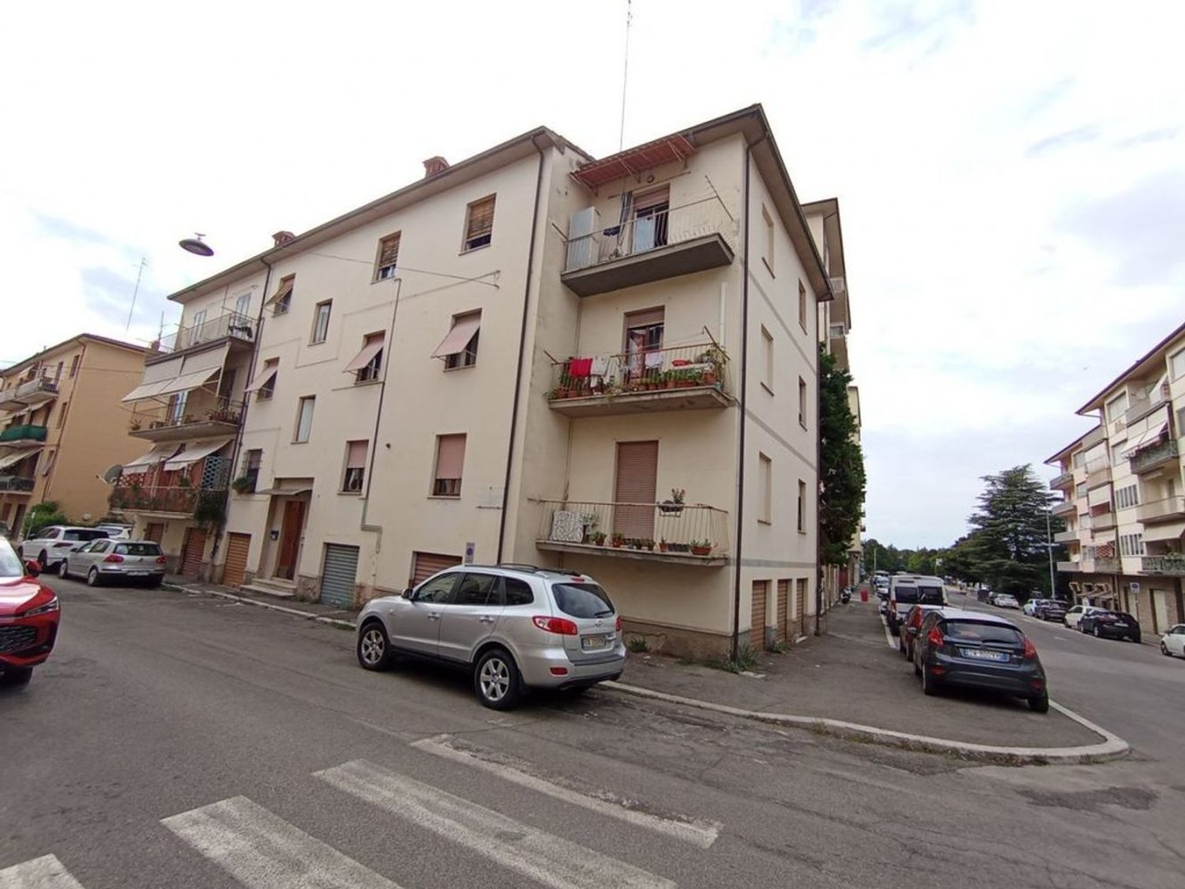 3 bedrooms Apartment in Arezzo, Italy No. 320974