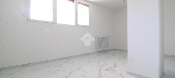 Apartamento de 3 habitaciónes en Sassuolo, Italy No. 14766 2