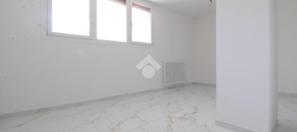 Apartamento de 3 habitaciónes en Sassuolo, Italy No. 14766 6