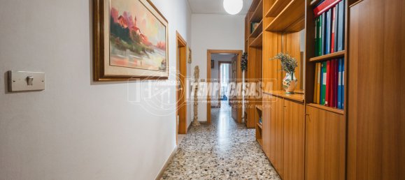 2 bedrooms Apartment in Modena, Italy No. 172798 9