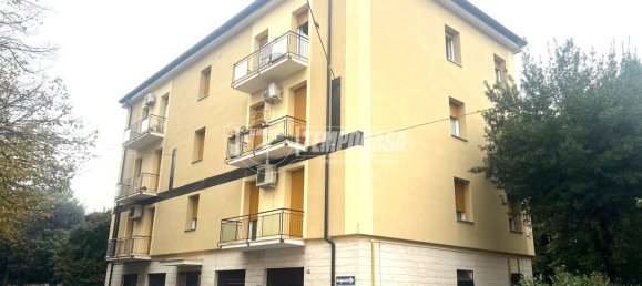 2 bedrooms Apartment in Modena, Italy No. 172798 14