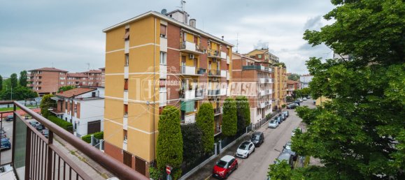 2 bedrooms Apartment in Modena, Italy No. 172798 10