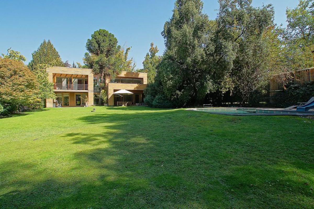 5 bedrooms House in Santiago, Chile No. 2907