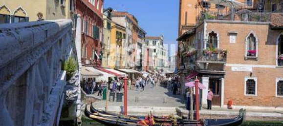 2 rooms Commercial property in Venice, Italy No. 61593 19