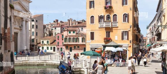 2 rooms Commercial property in Venice, Italy No. 61593 18