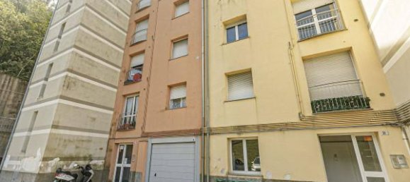 3 rooms Apartment in Genoa, Italy No. 75368 3