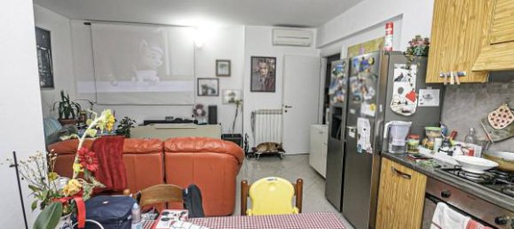 3 rooms Apartment in Genoa, Italy No. 75368 11