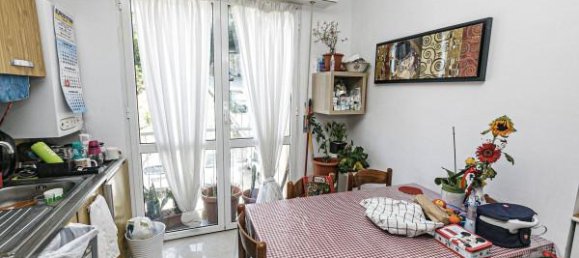 3 rooms Apartment in Genoa, Italy No. 75368 2