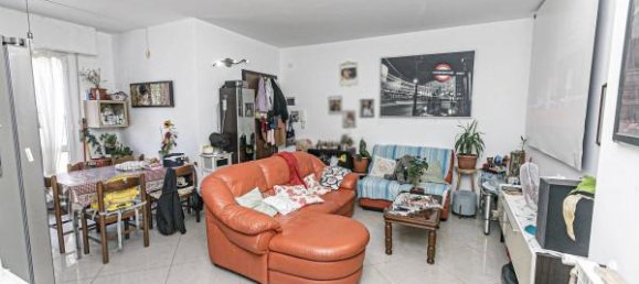3 rooms Apartment in Genoa, Italy No. 75368 4