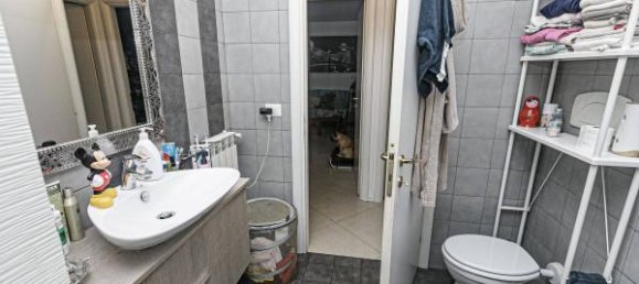 3 rooms Apartment in Genoa, Italy No. 75368 16