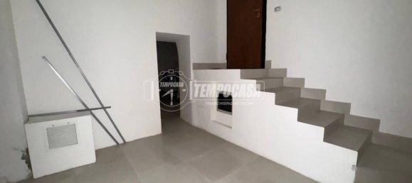 250m² Warehouse in Naples, Italy No. 267846 3