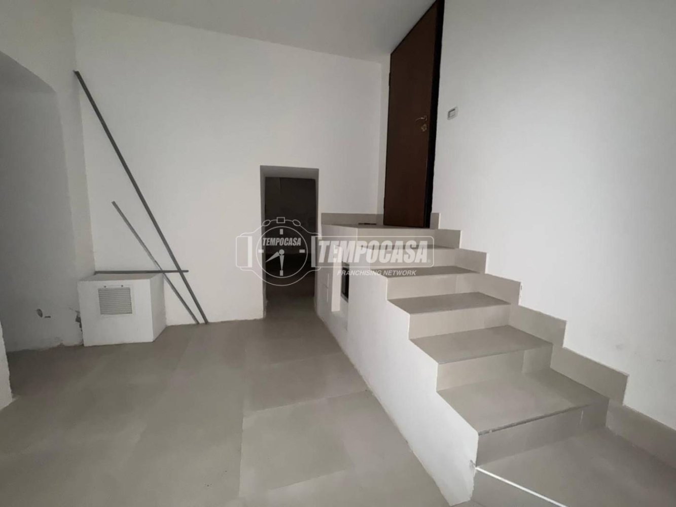 250m² Warehouse in Naples, Italy No. 267846