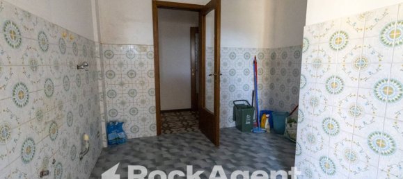 2 Schlafzimmer Wohnung in Catanzaro, Italy, Nr. 296152 9