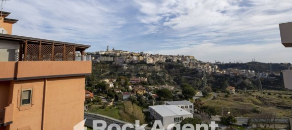 2 Schlafzimmer Wohnung in Catanzaro, Italy, Nr. 296152 4