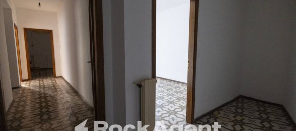2 Schlafzimmer Wohnung in Catanzaro, Italy, Nr. 296152 17