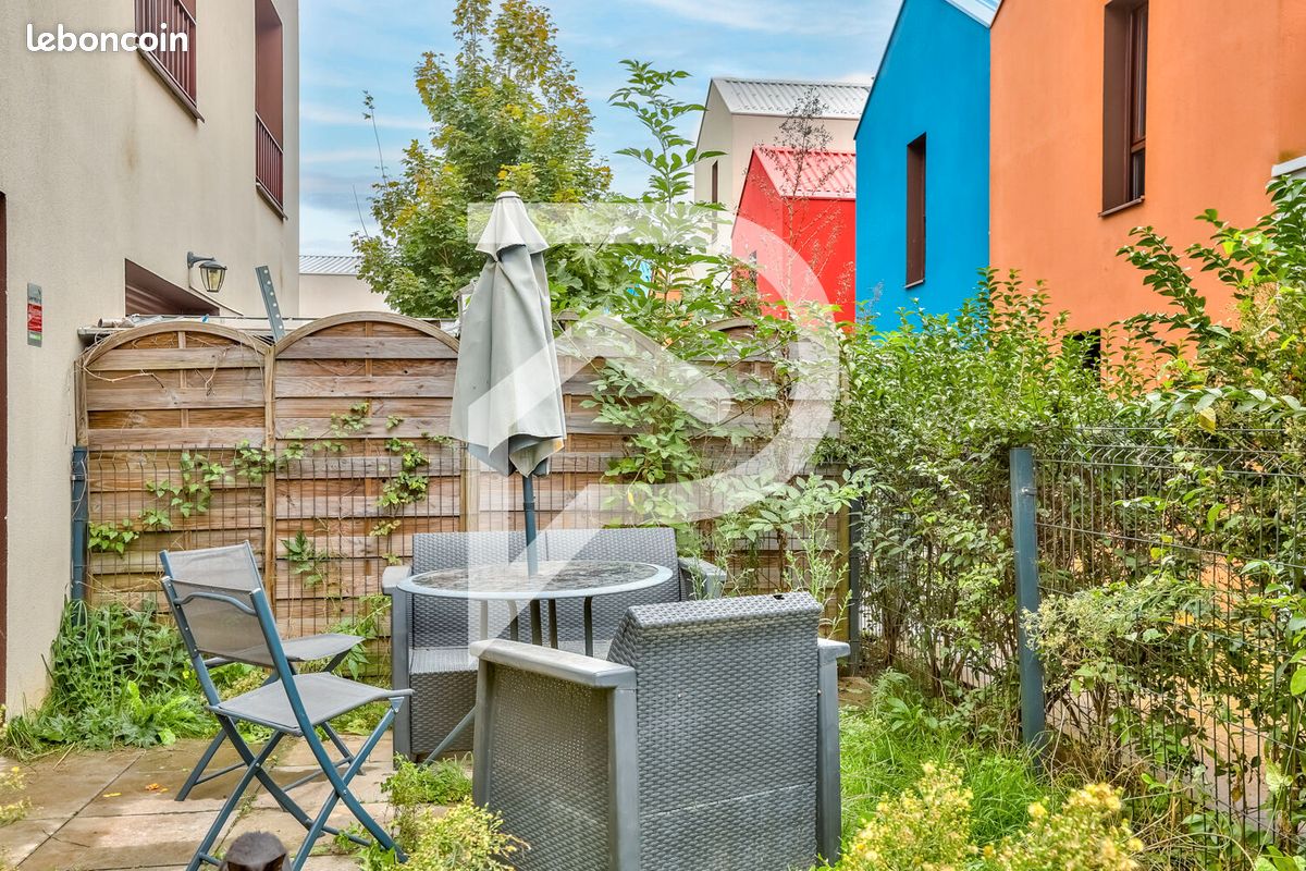 3 bedrooms House in La Courneuve, France No. 176266