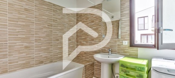 3 bedrooms House in La Courneuve, France No. 176266 7