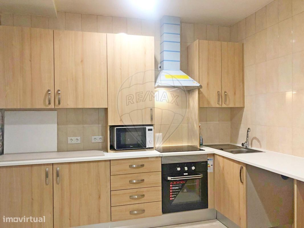 Gewerbliche Immobilie in Entroncamento, Portugal 70m², Nr. 73035