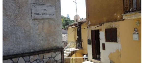 3 rooms Apartment in Rocca di Papa, Italy No. 200669 2