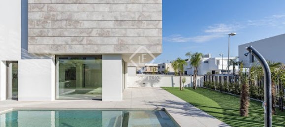 4 bedrooms Villa in Cambrils, Spain No. 183379 8