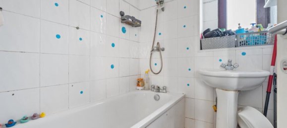 2 bedrooms Apartment in London, United Kingdom No. 12574 6