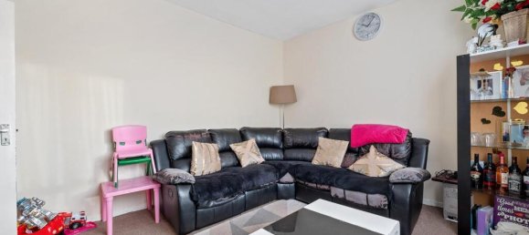 2 bedrooms Apartment in London, United Kingdom No. 12574 2