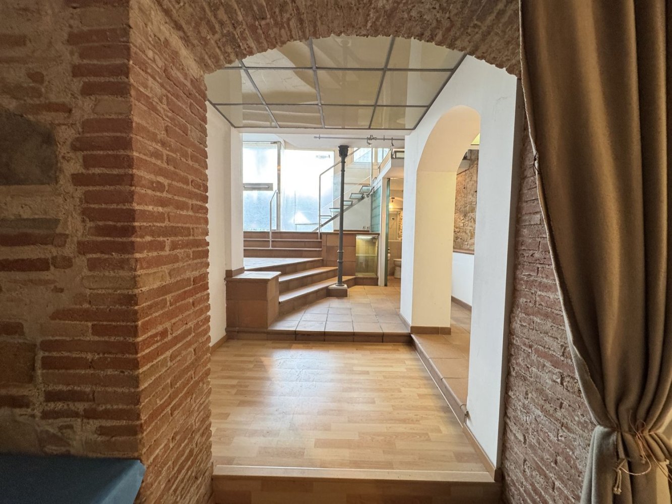 Gewerbliche Immobilie in Sant Marti, Spain 148m², Nr. 68377