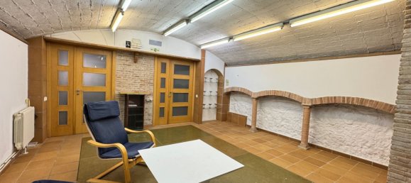 Gewerbliche Immobilie in Sant Marti, Spain 148m², Nr. 68377 9