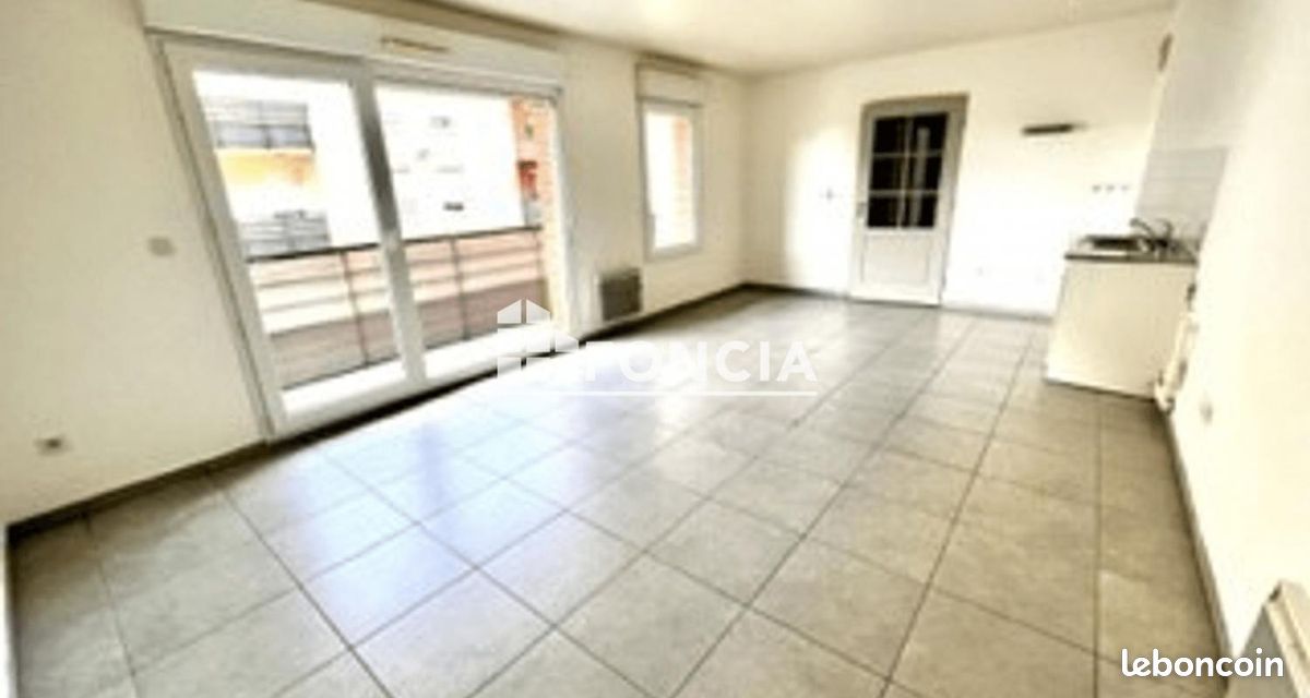 2 bedrooms Apartment in Onnaing, France No. 92629