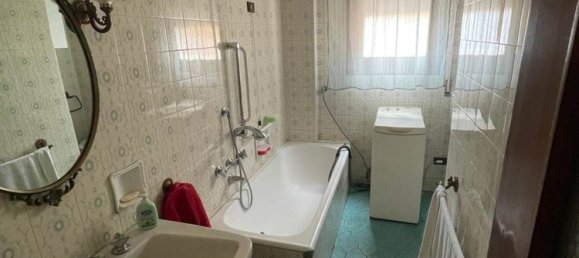 6 rooms Apartment in Pistoia, Italy No. 222865 11