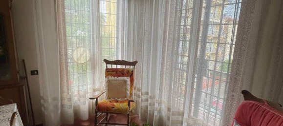 6 rooms Apartment in Pistoia, Italy No. 222865 3