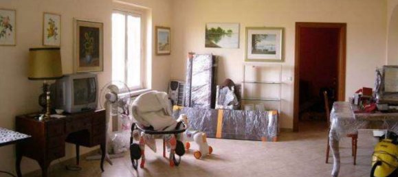 7 غرف نوم شقة في Tuoro sul Trasimeno, Italy رقم 364712 8