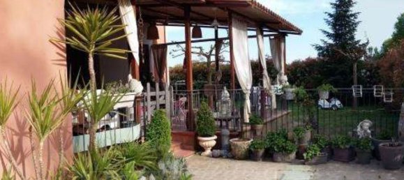 7 غرف نوم شقة في Tuoro sul Trasimeno, Italy رقم 364712 3