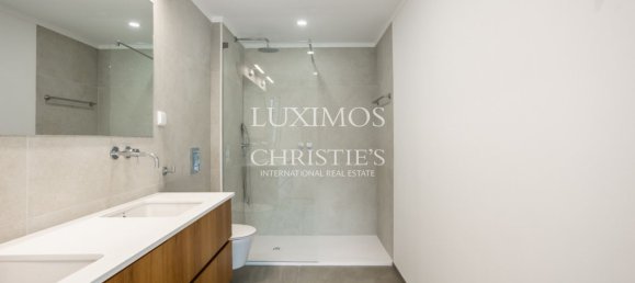 5 bedrooms Villa in Quarteira, Portugal No. 98850 2