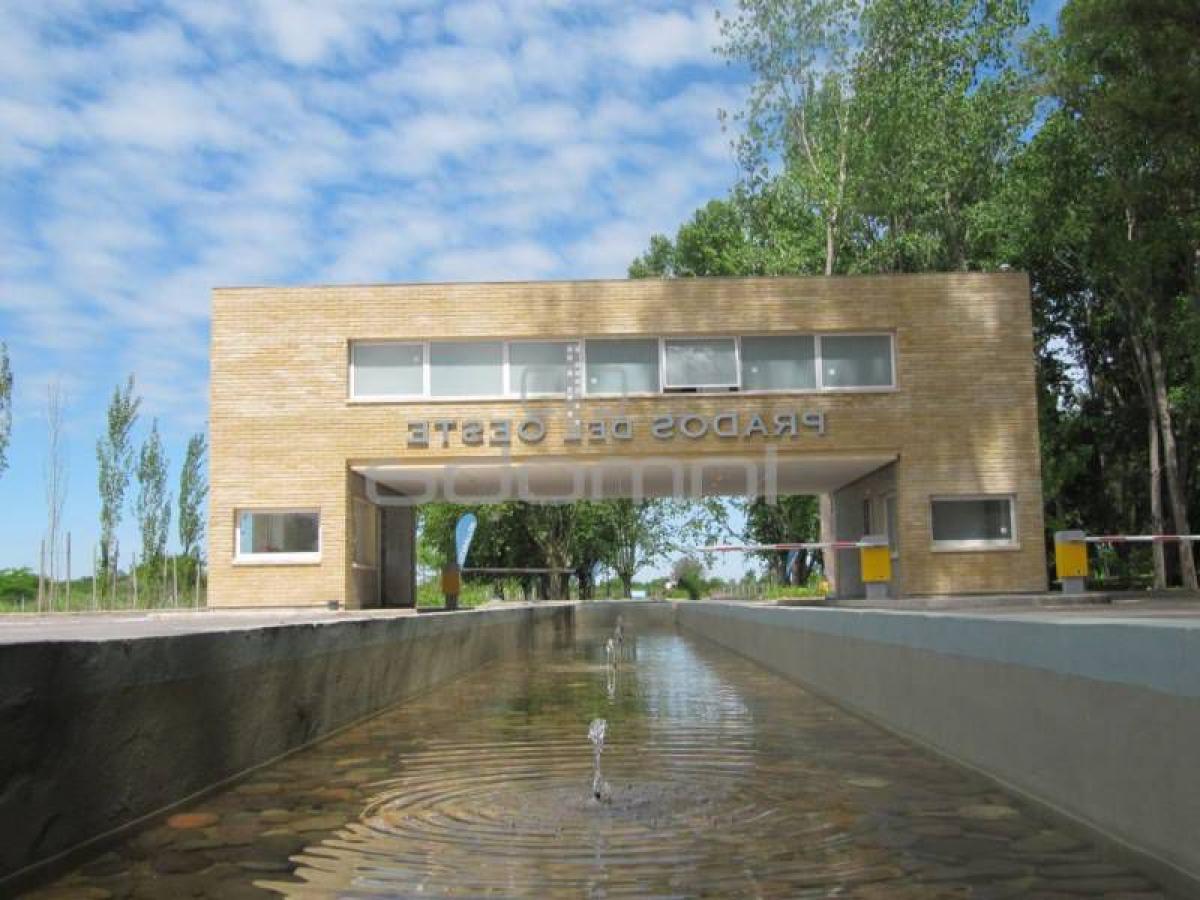  Land in Moreno, Argentina No. 36615