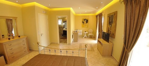 3 bedrooms Villa in Corfu, Greece No. 3660 23