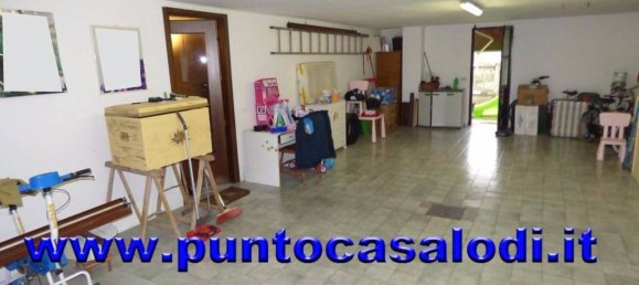 2 bedrooms Villa in San Colombano al Lambro, Italy No. 142632 10
