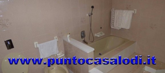 2 bedrooms Villa in San Colombano al Lambro, Italy No. 142632 18