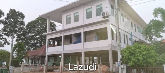 Villa de 5 dormitorios en Sattahip, Thailand No. 17850 4