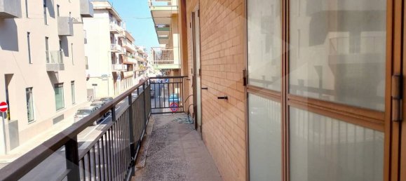 Apartamento de 3 divisões em Castellana Grotte, Italy N.º 28480 8