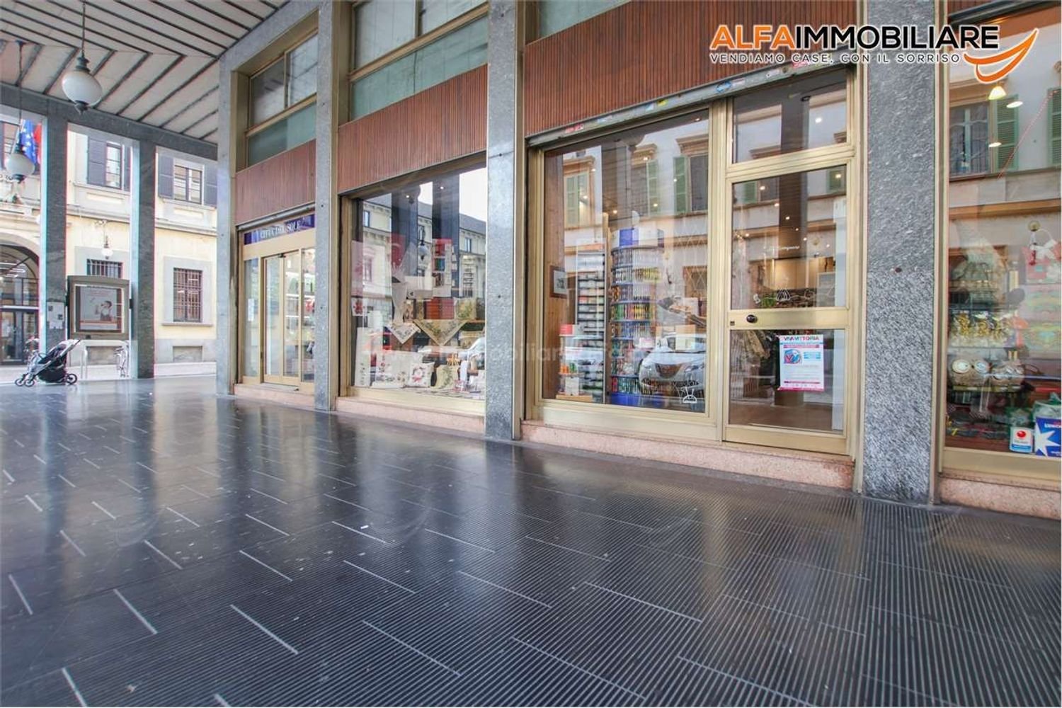 Gewerbliche Immobilie in Novara, Italy 53m², Nr. 72721